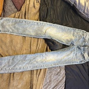 American eagle washed blue jeans